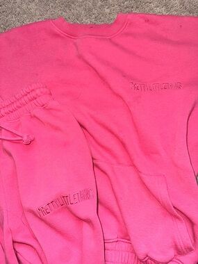 PRETTYLITTLETHING  Neon Pink Sweatpants & Hoodie Set